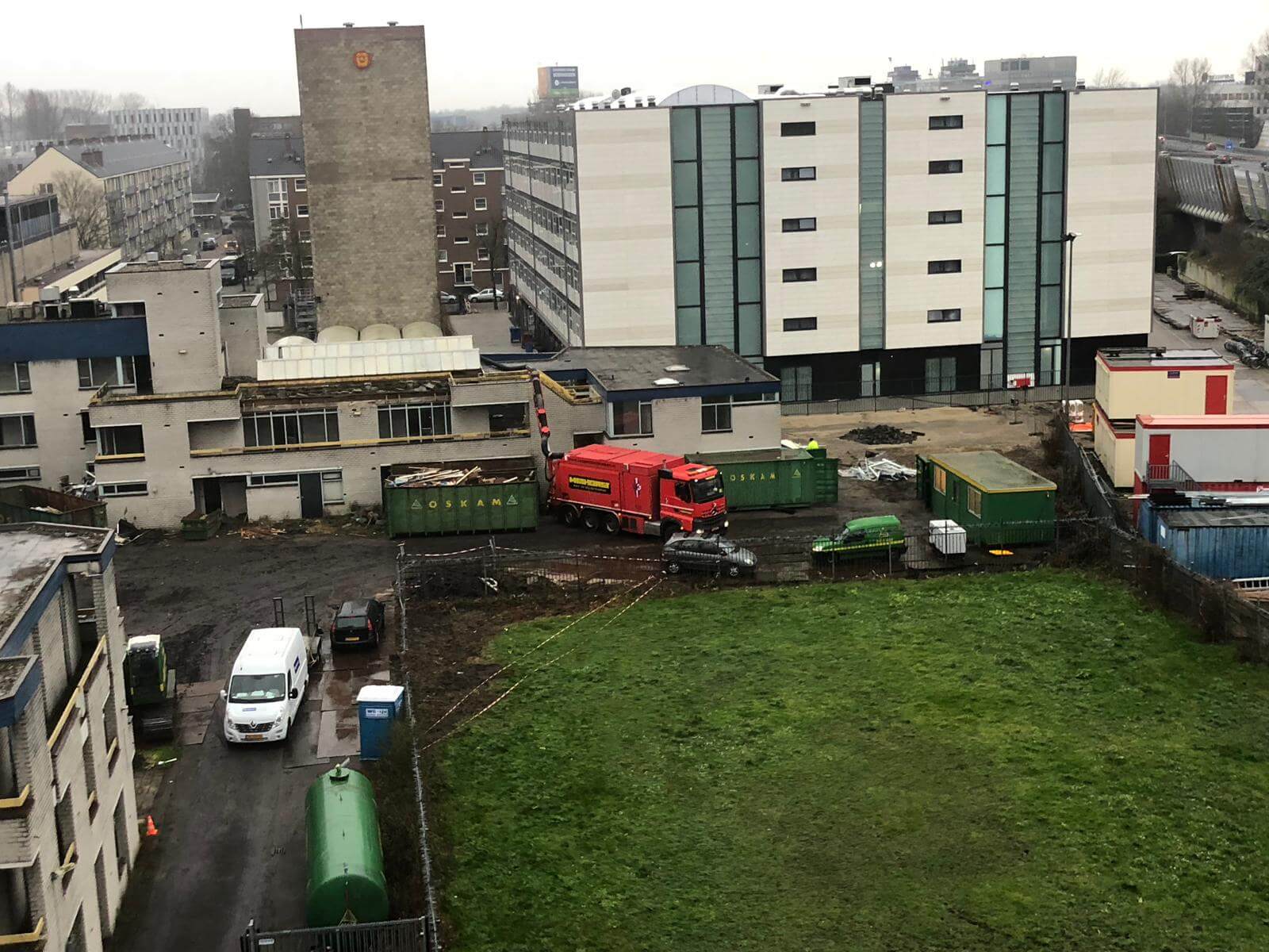 GRondzuigwagen Voor Dakgrind Te Verwijderen